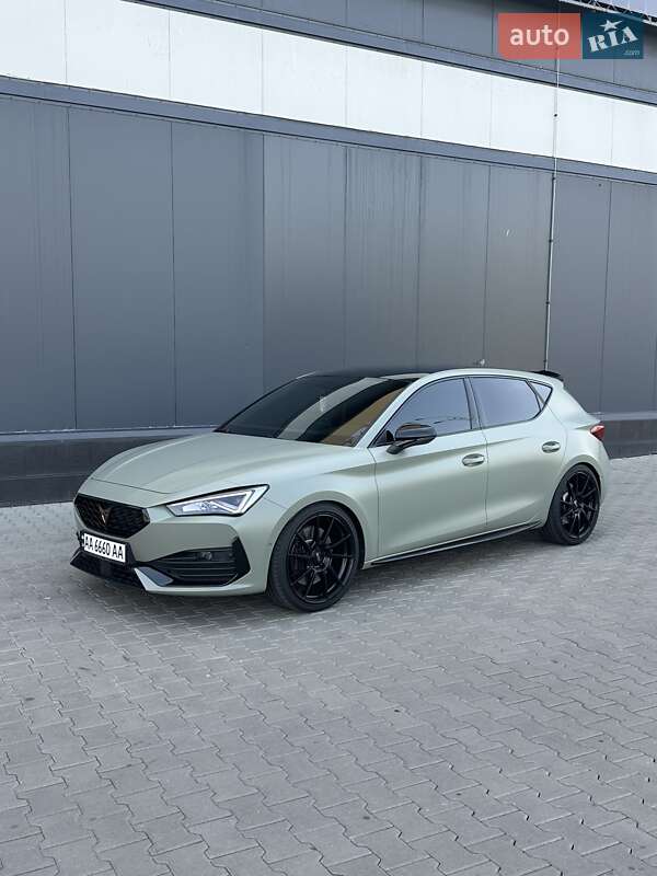 Хетчбек Cupra Leon