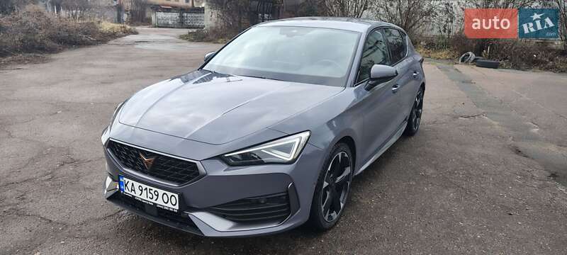 Хэтчбек Cupra Leon