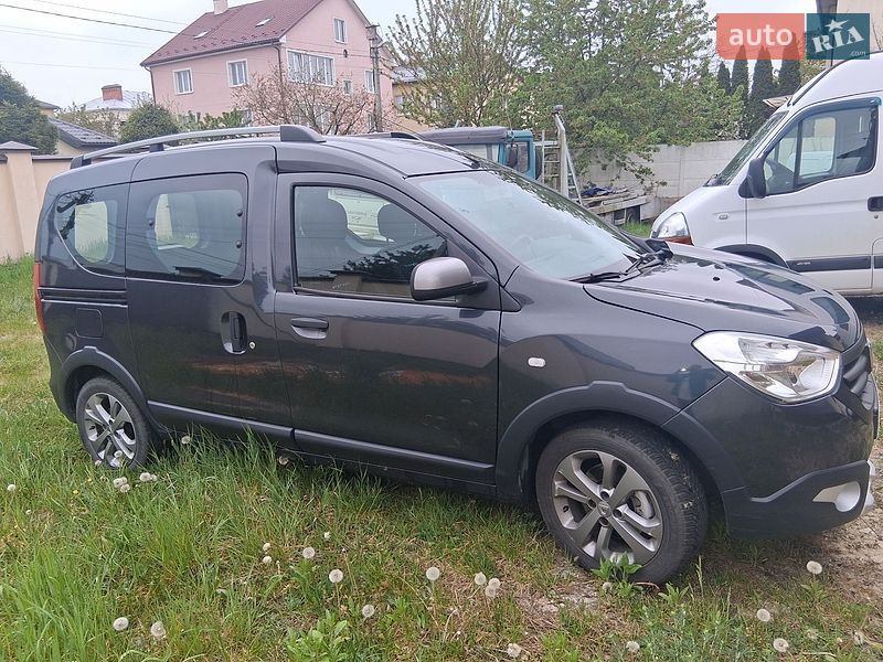Минивэн Dacia Dokker Stepway
