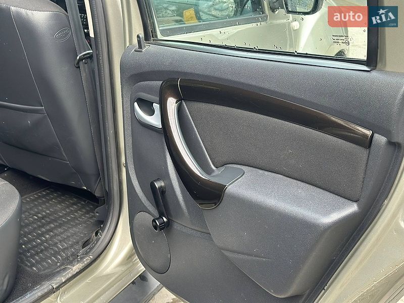 Внедорожник / Кроссовер Dacia Duster 2010 в Тернополе фото 11 Внедорожник / Кроссовер Dacia Duster 2010 в Тернополе