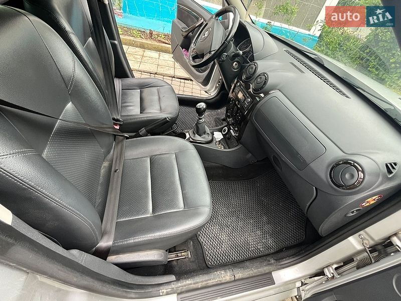 Внедорожник / Кроссовер Dacia Duster 2012 в Черновцах фото 7 Внедорожник / Кроссовер Dacia Duster 2012 в Черновцах