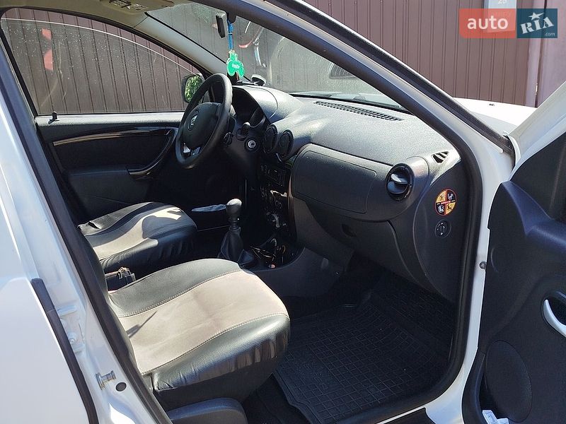 Внедорожник / Кроссовер Dacia Duster 2011 в Александрие