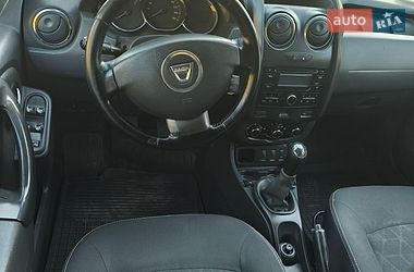 Внедорожник / Кроссовер Dacia Duster 2015 в Мене