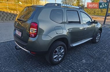 Внедорожник / Кроссовер Dacia Duster 2015 в Мене