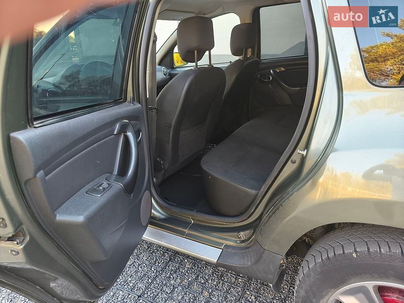 Внедорожник / Кроссовер Dacia Duster 2015 в Мене