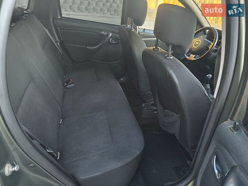 Внедорожник / Кроссовер Dacia Duster 2015 в Мене