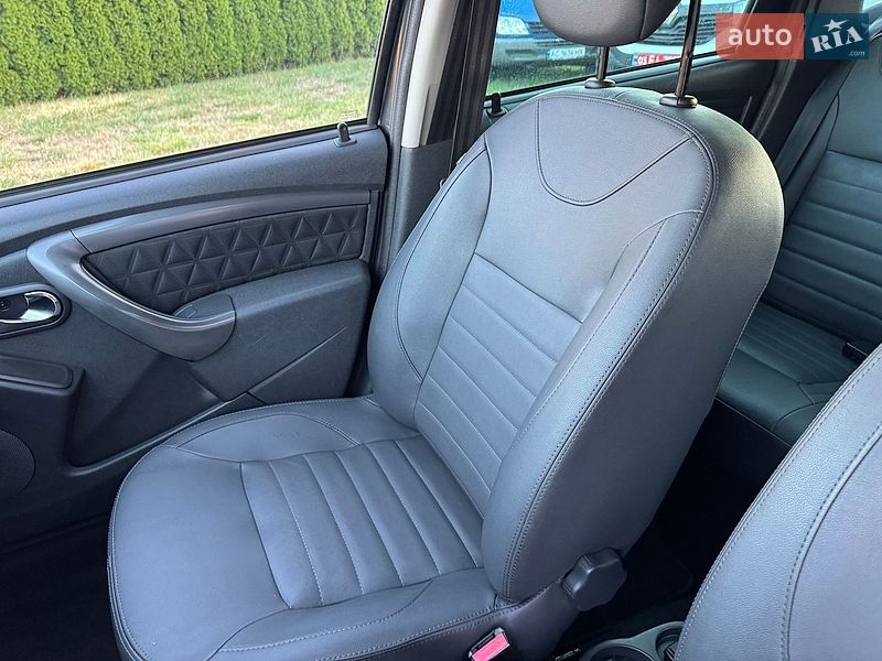 Внедорожник / Кроссовер Dacia Duster 2015 в Луцке
