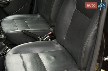 Позашляховик / Кросовер Dacia Duster 2011 в Луцьку фото 16 Позашляховик / Кросовер Dacia Duster 2011 в Луцьку