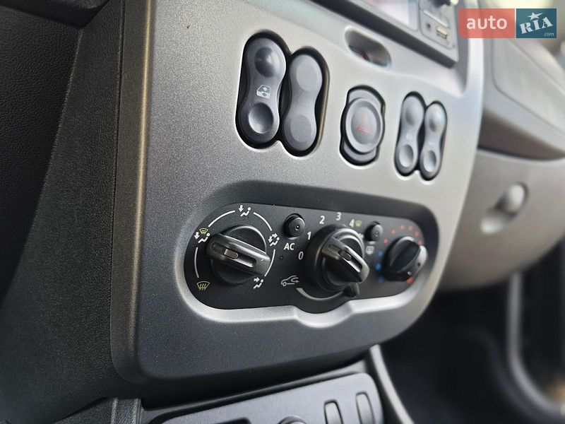 Позашляховик / Кросовер Dacia Duster 2012 в Луцьку фото 31 Позашляховик / Кросовер Dacia Duster 2012 в Луцьку