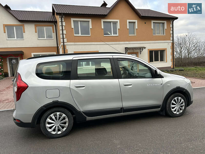 Мінівен Dacia Lodgy