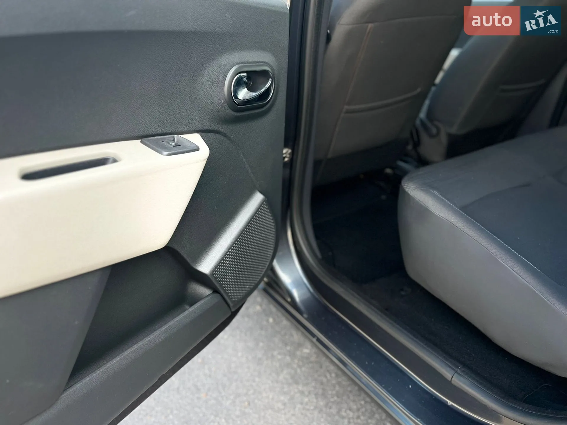 Dacia Lodgy 2012 VIN UU1JSDAC646979731 фото оголошення 16 з 25
