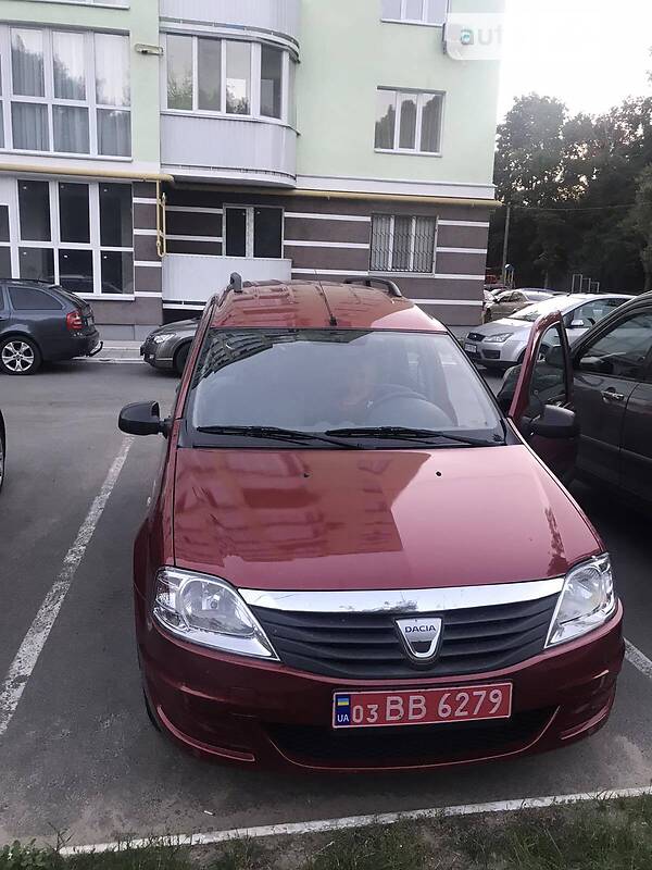 Мінівен Dacia Logan