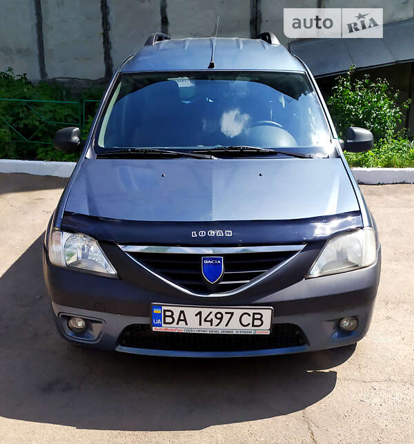 Минивэн Dacia Logan