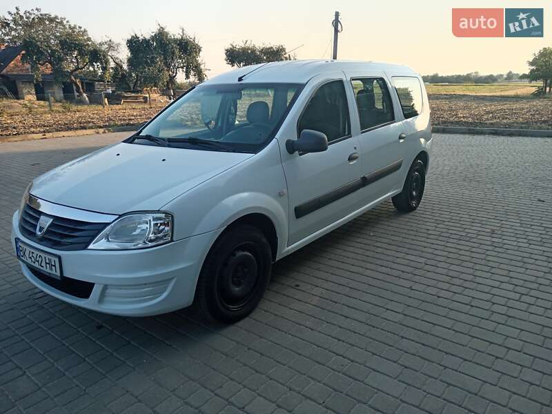 Dacia Logan 2011
