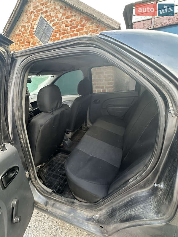 Седан Dacia Logan 2007 в Глобиному