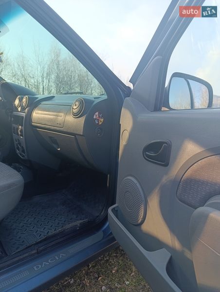 Седан Dacia Logan 2007 в Ужгороді