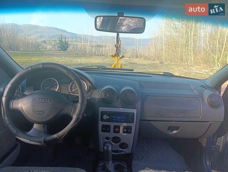 Седан Dacia Logan 2007 в Ужгороді