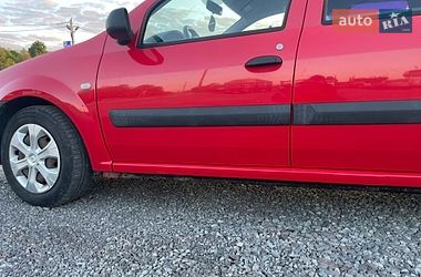 Седан Dacia Logan 2003 в Львове