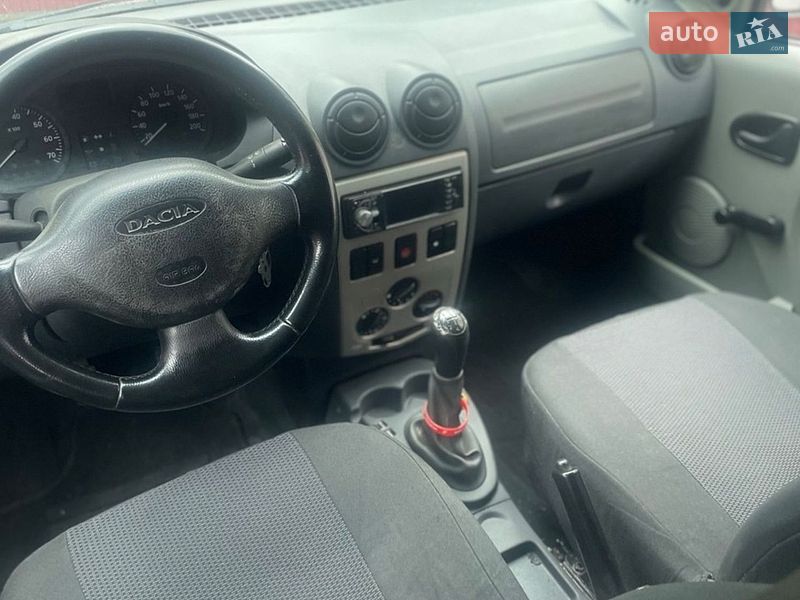 Седан Dacia Logan 2011 в Білогір'ї