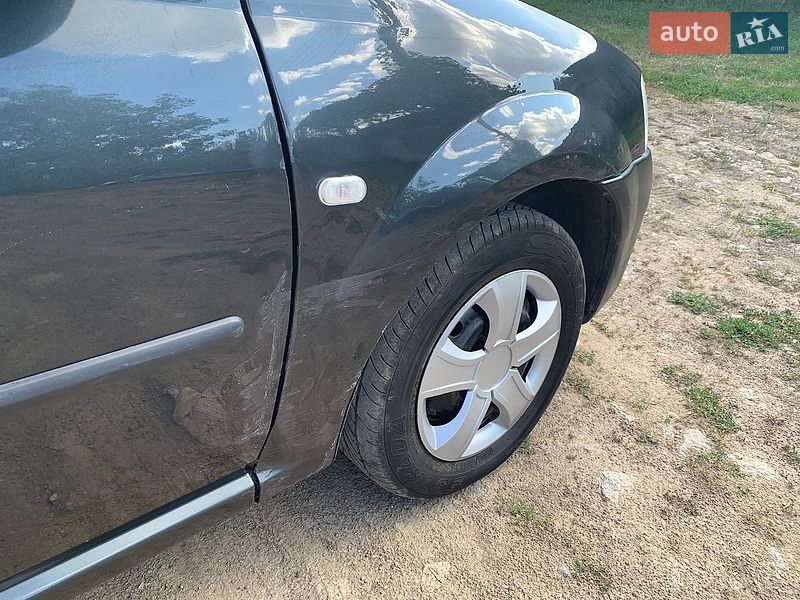 Седан Dacia Logan 2008 в Умани