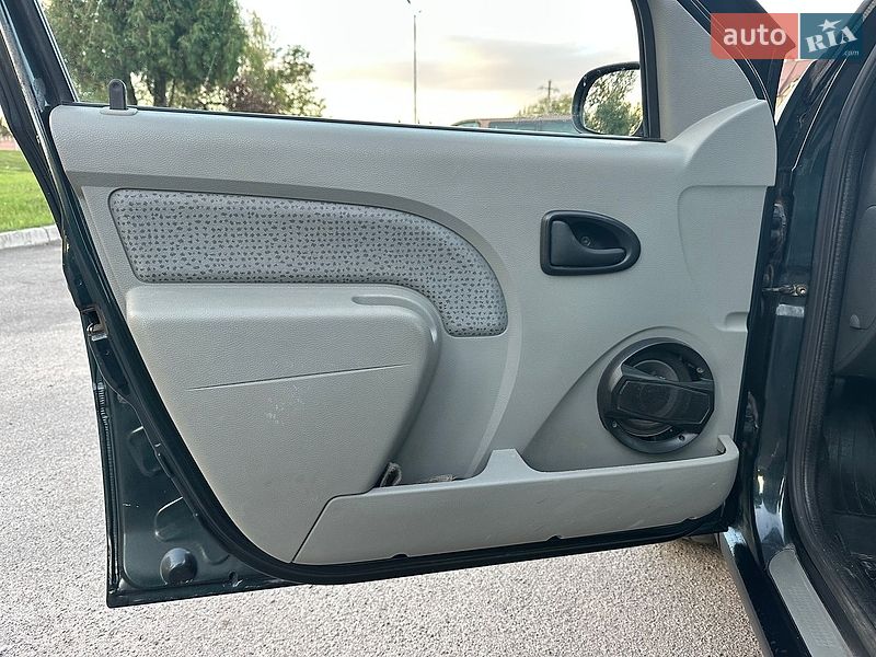Седан Dacia Logan 2005 в Хмельницькому