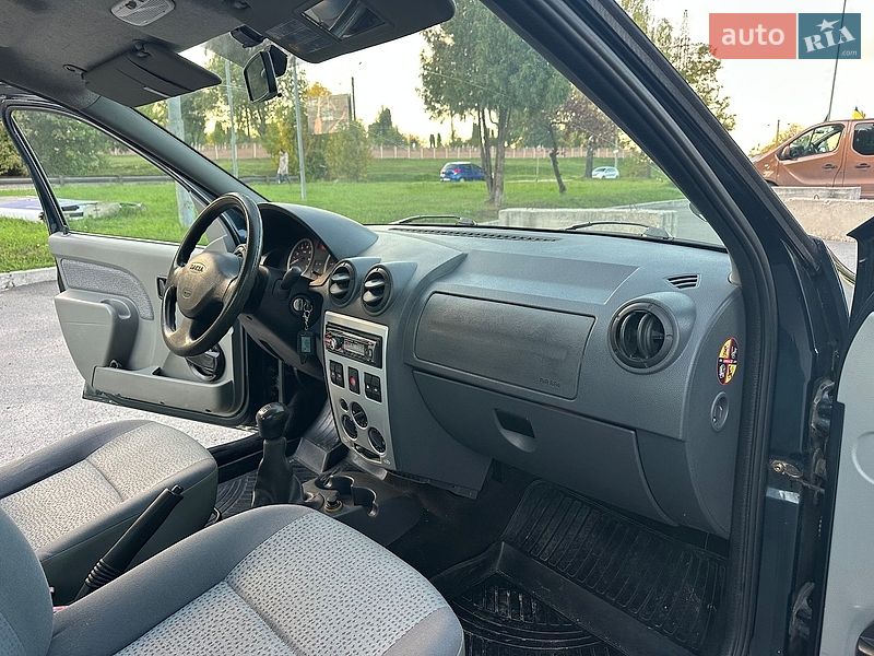 Седан Dacia Logan 2005 в Хмельницькому
