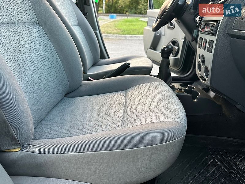 Седан Dacia Logan 2005 в Хмельницькому