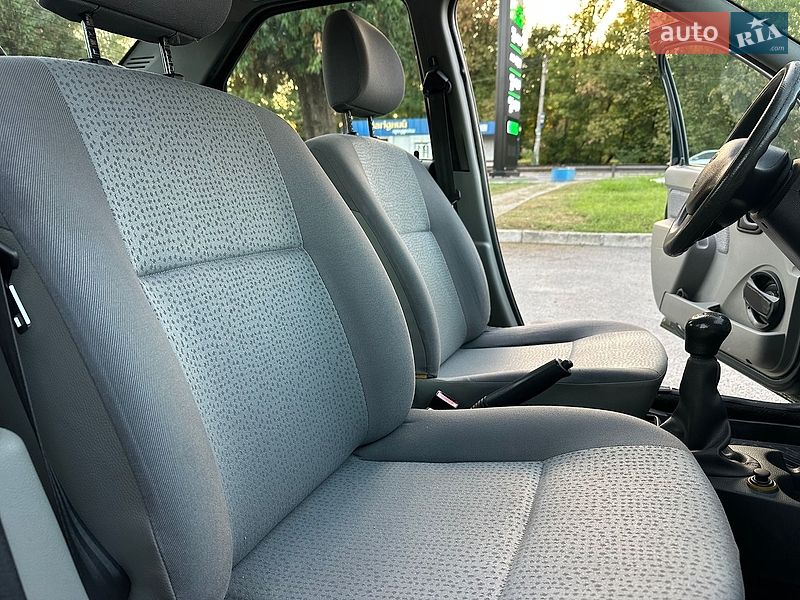 Седан Dacia Logan 2005 в Хмельницькому