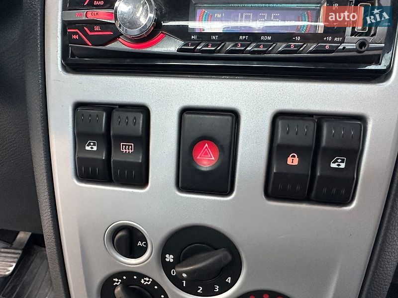 Седан Dacia Logan 2005 в Хмельницькому