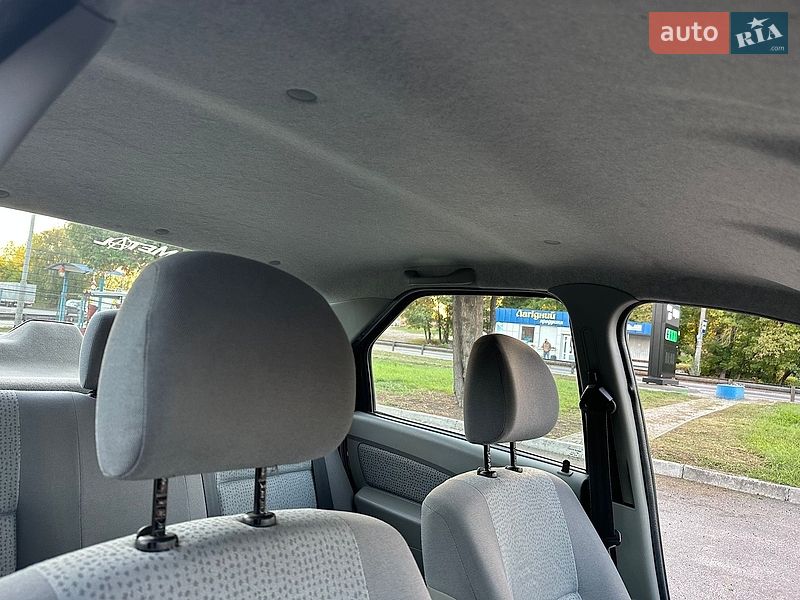 Седан Dacia Logan 2005 в Хмельницькому