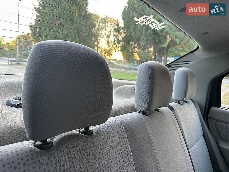 Седан Dacia Logan 2005 в Хмельницькому