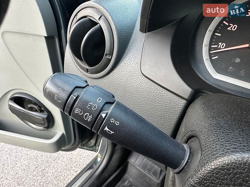 Седан Dacia Logan 2005 в Хмельницькому