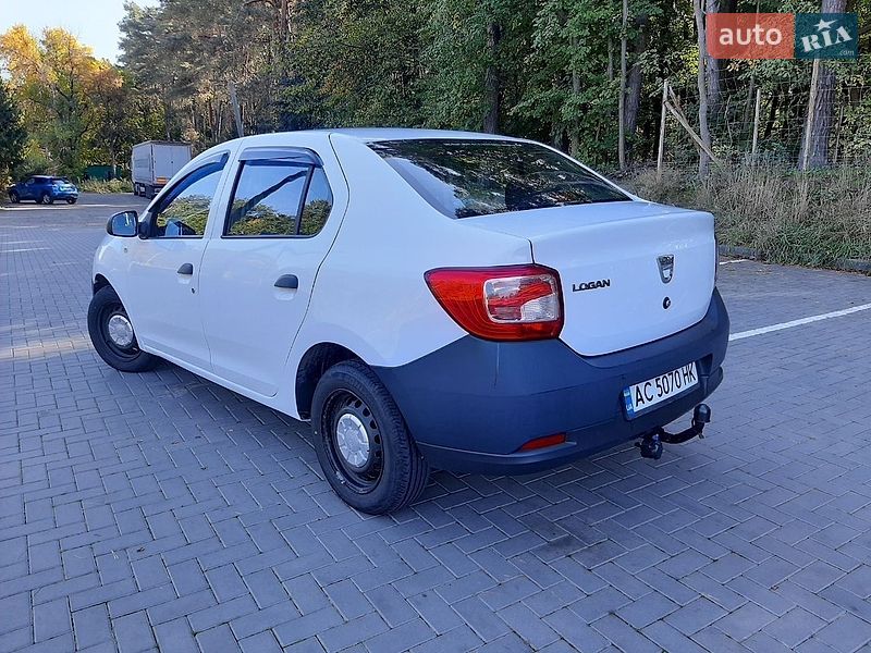Седан Dacia Logan 2016 в Луцке