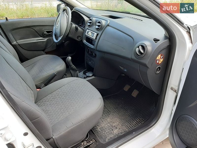 Седан Dacia Logan 2016 в Луцке
