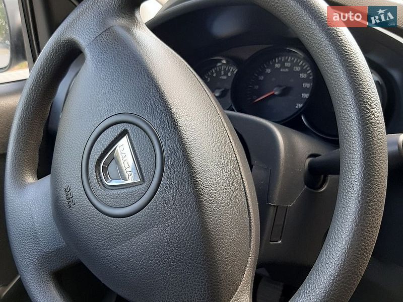 Седан Dacia Logan 2016 в Луцке
