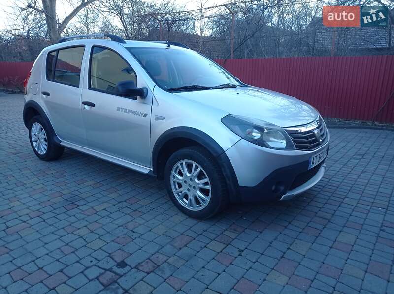 Dacia Sandero StepWay 2010 года в Ивано-Франковске