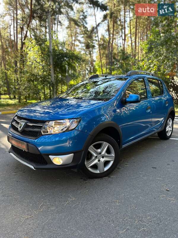 Позашляховик / Кросовер Dacia Sandero StepWay