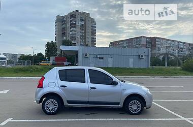 Dacia Sandero  2010