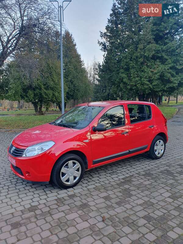 Dacia Sandero 2009 року в Рівному