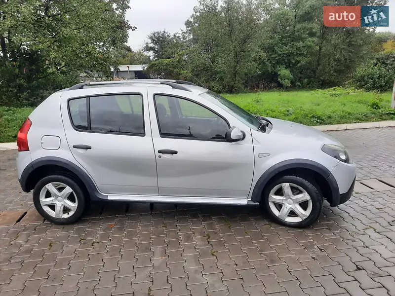 Dacia Sandero 2011