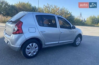 Dacia Sandero  2012