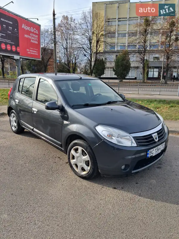 Dacia Sandero 2011