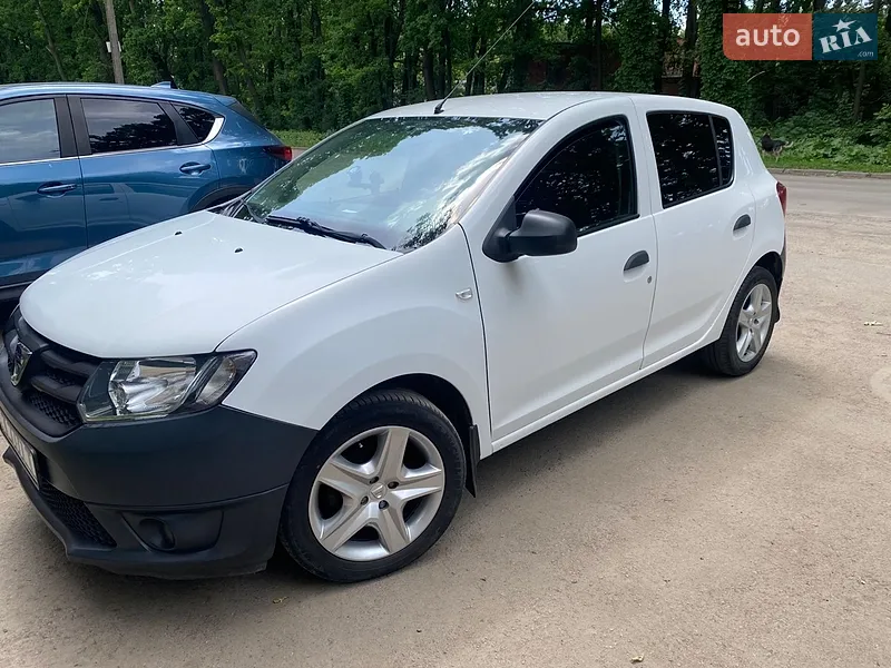Dacia Sandero 2015