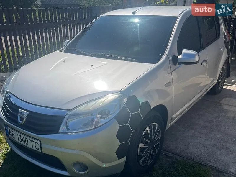 Dacia Sandero 2011