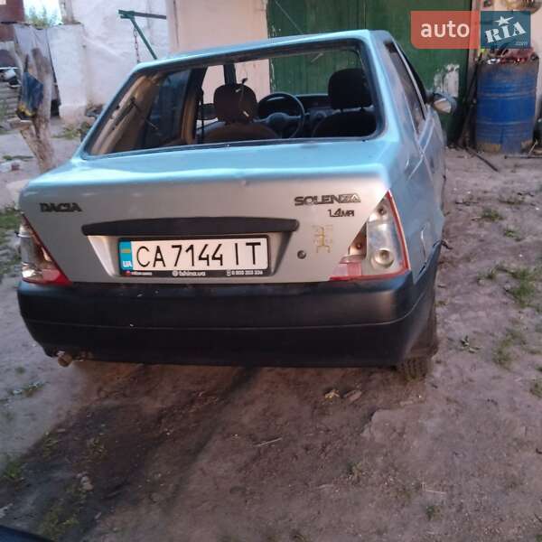 Седан Dacia Solenza