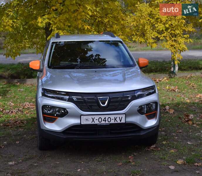 Легкові Dacia Spring