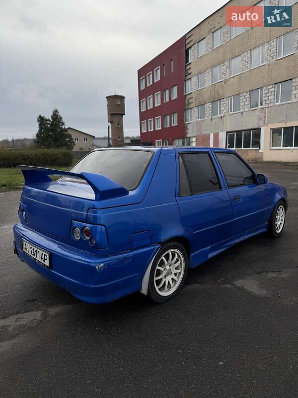 Седан Dacia SuperNova