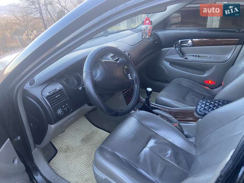 Седан Daewoo Evanda 2003 в Ужгороде