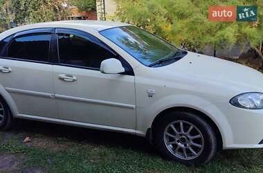 Daewoo Gentra  2013