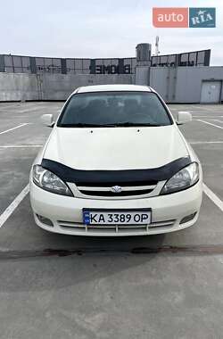 Daewoo Gentra  2013